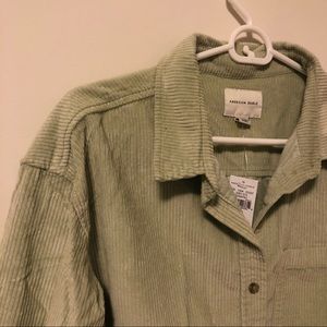 American Eagle Green Cropped Button Down